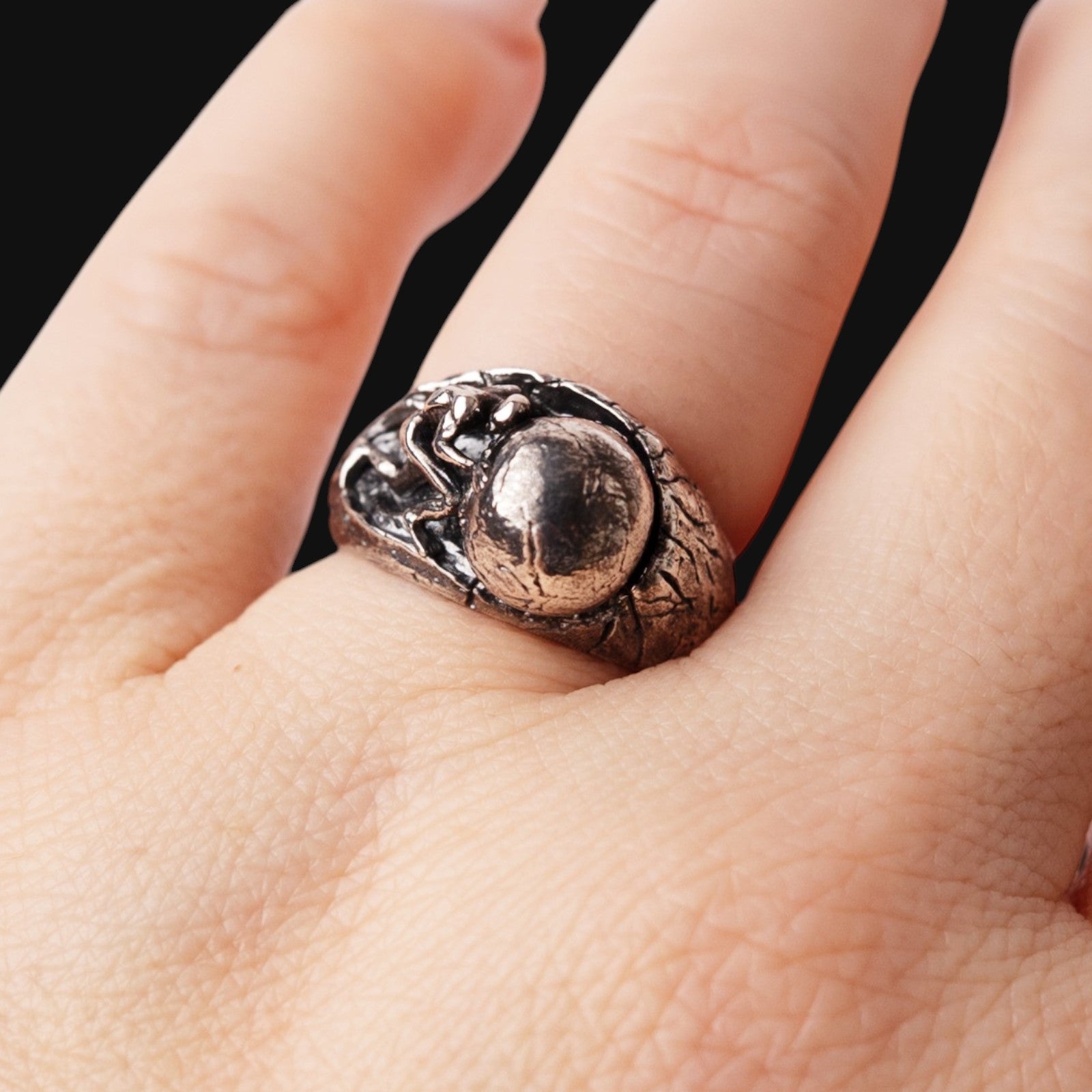 graduation rings symbol on hand