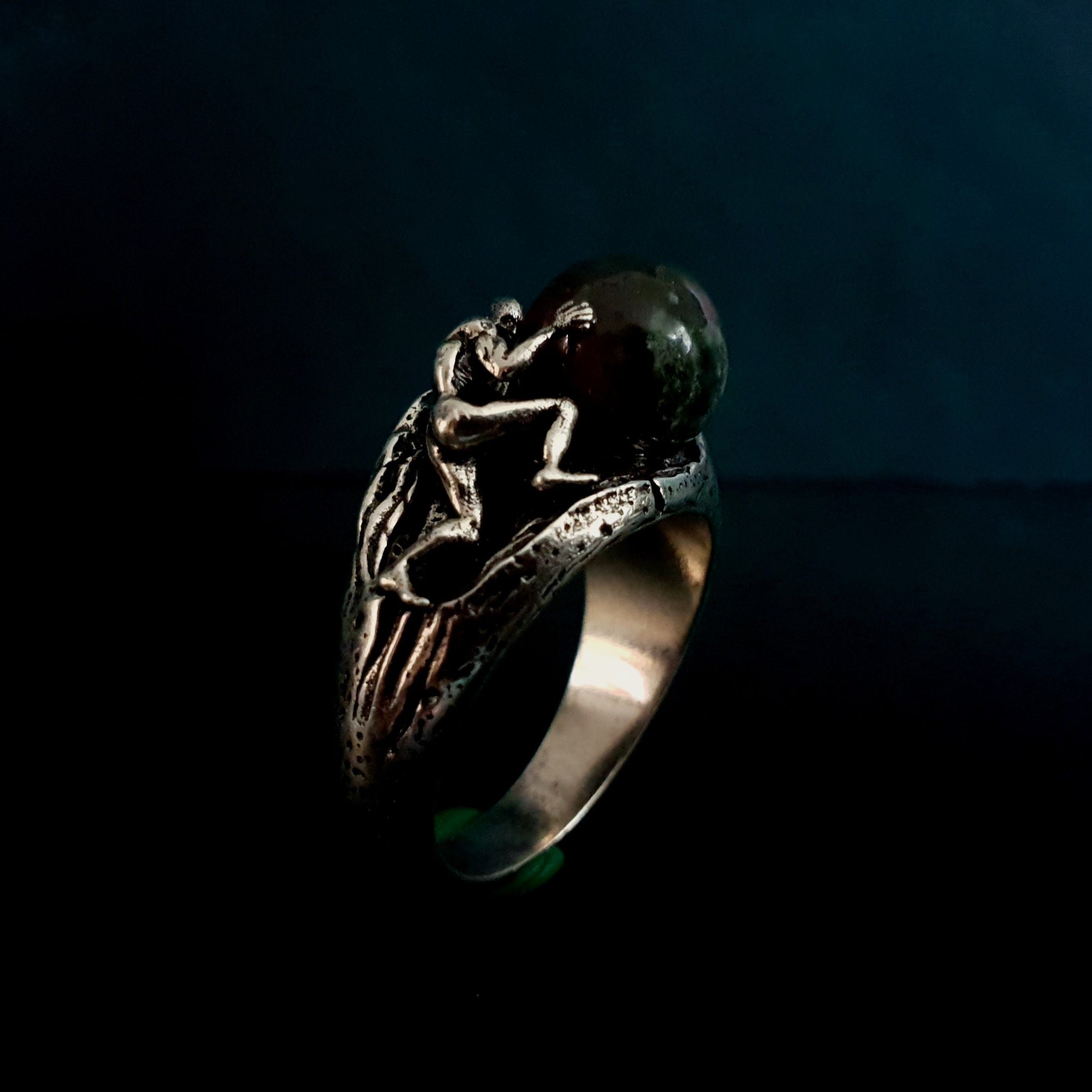 Sisyphus ring with onyx gemstone